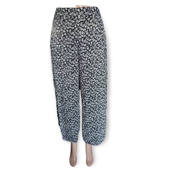 Urban OutfittersWide Leg Pants Women's Size Small Black Floral Print Fiesta Slit - Picture 3 of 11